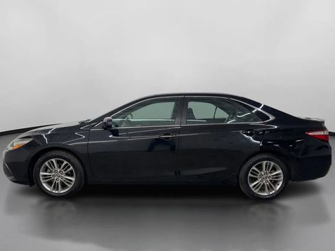Used 2015 Toyota Camry SE image 5