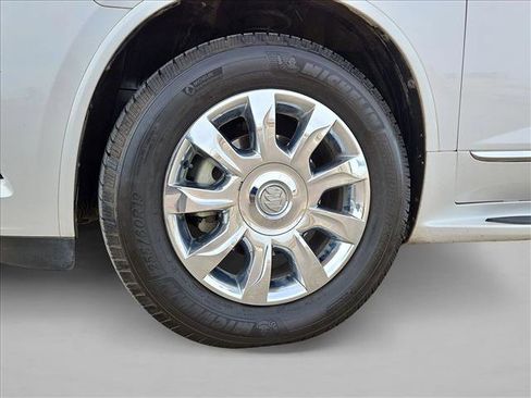 Used 2017 Buick Enclave Leather image 25