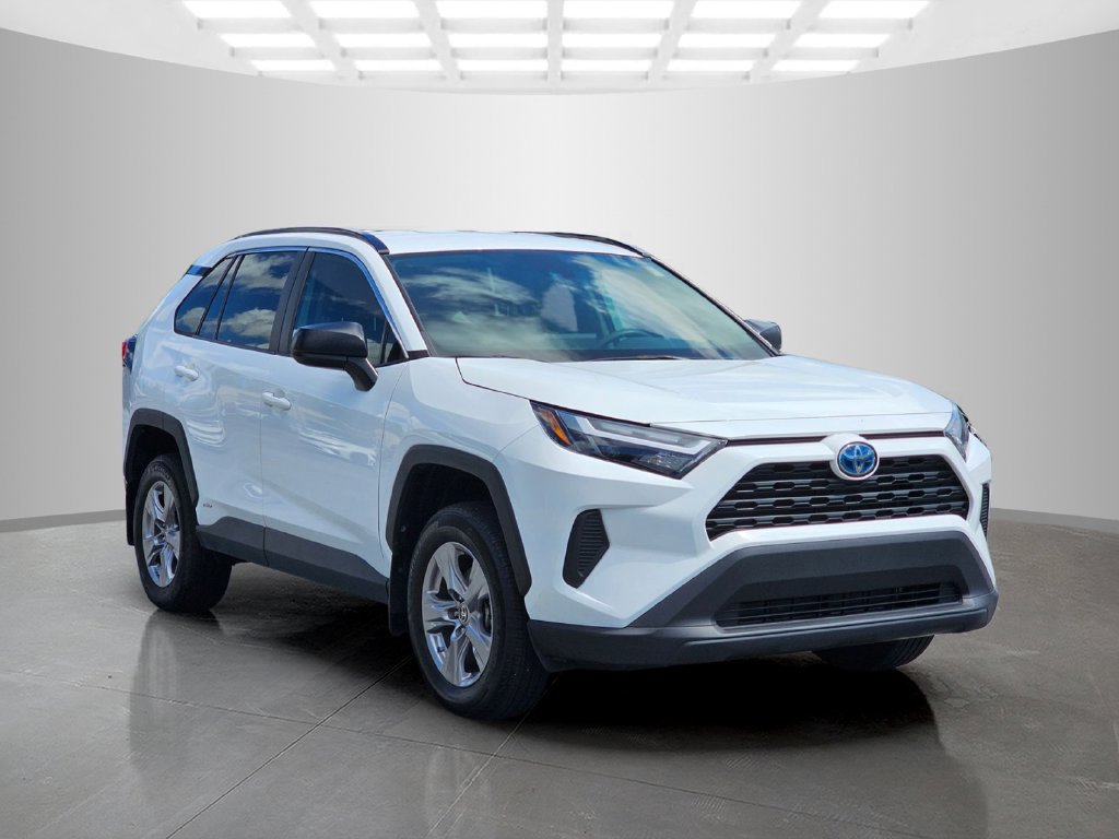 Used 2024 Toyota RAV4 LE AWD/4WD image 8