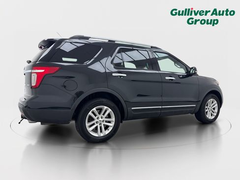 Used 2014 Ford Explorer XLT w/ Equipment Group 202A AWD/4WD image 9