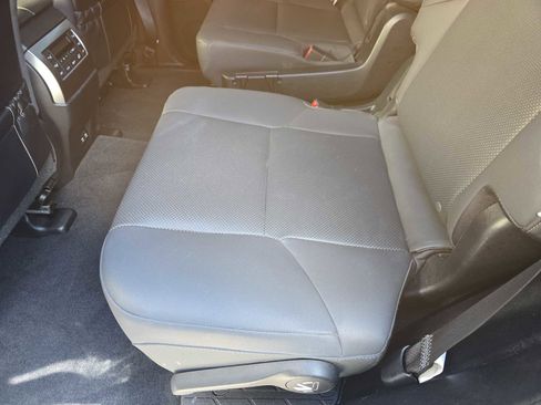 Used 2023 Lexus GX 460 Premium image 14