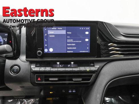 Used 2025 Toyota Camry LE image 12