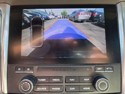 Used 2018 Porsche Macan GTS image 19