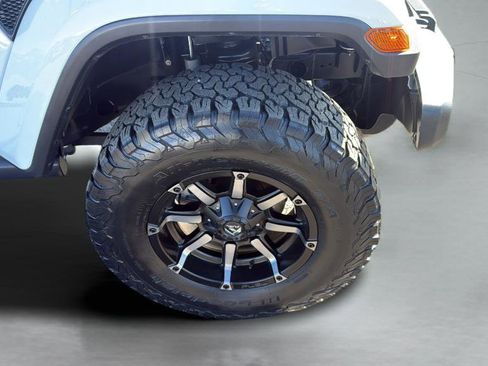 Used 2021 Jeep Gladiator Sport AWD/4WD image 40