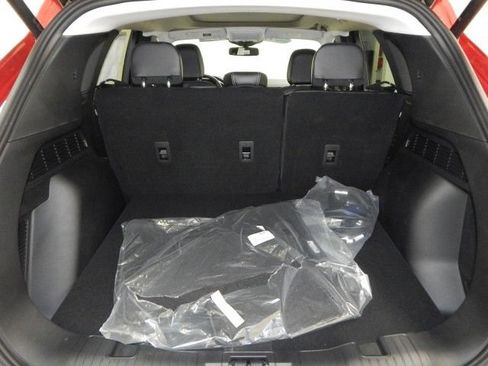 New 2025 Ford Escape SE FWD image 18