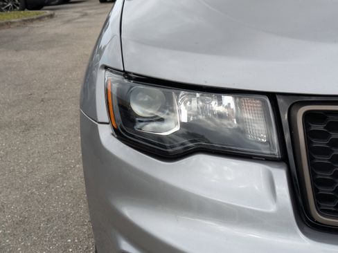 Used 2016 Jeep Grand Cherokee Laredo 75th Anniversary image 10