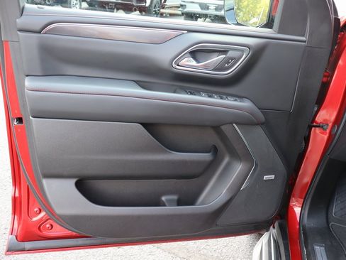 Used 2024 Chevrolet Suburban RST w/ Luxury Package image 27