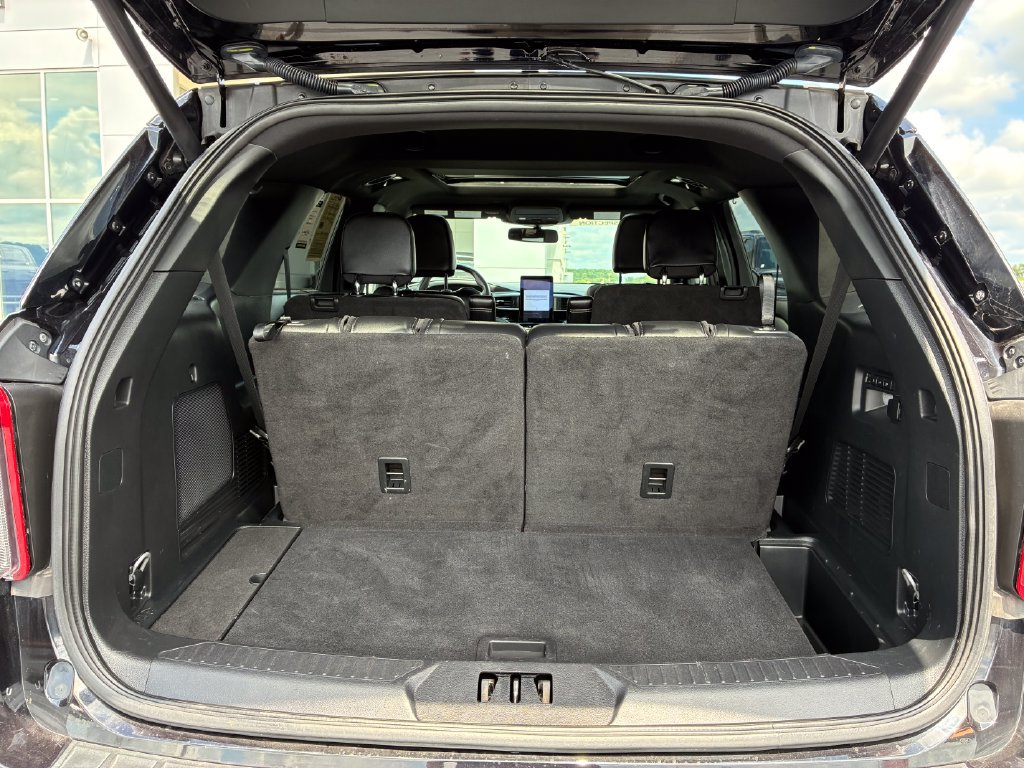 Used 2023 Ford Explorer ST w/ Technology Package AWD/4WD image 4