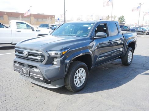 Used 2024 Toyota Tacoma SR5 RWD image 4