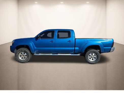 Used 2005 Toyota Tacoma PreRunner image 9