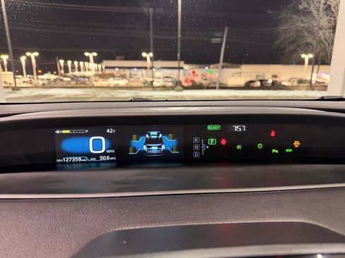 Used 2020 Toyota Prius LE image 20