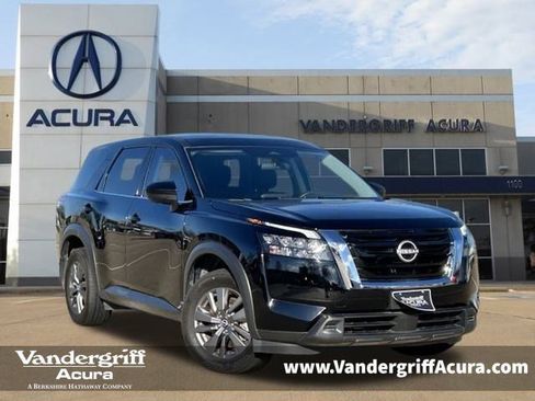Used 2024 Nissan Pathfinder S image 1