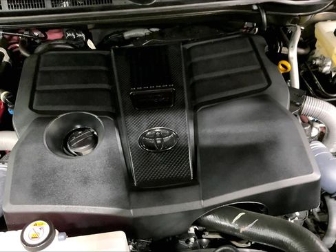 Used 2025 Toyota Tundra Platinum image 33