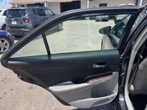 Used 2013 Toyota Camry XLE w/ Leather Pkg FWD image 15