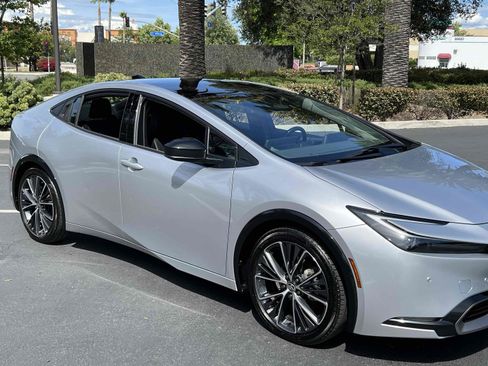 Used 2024 Toyota Prius XLE image 73