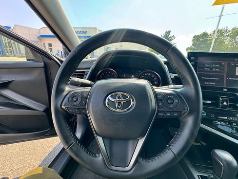 Used 2023 Toyota Camry XSE FWD image 15