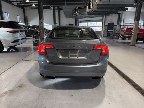 Used 2016 Volvo S60 T5 Premier image 3