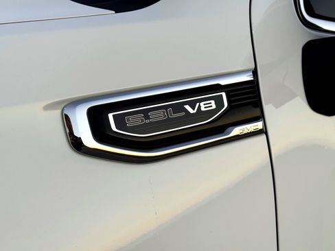 Used 2020 GMC Sierra 1500 SLT w/ SLT Premium Package image 3