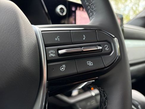 New 2025 Chevrolet Colorado LT w/ LT Convenience Package image 18