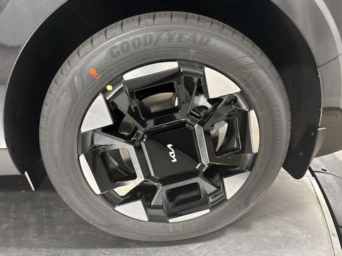 New 2026 Kia Carnival EX image 12