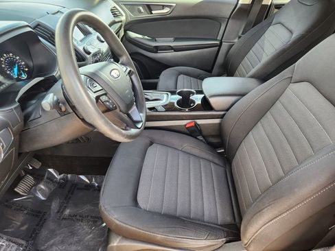 Used 2018 Ford Edge SE image 4