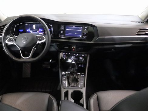 Used 2024 Volkswagen Jetta SE w/ Panoramic Sunroof Package image 16