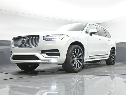 Used 2024 Volvo XC90 B5 Core w/ Protection Package Premier AWD/4WD image 12