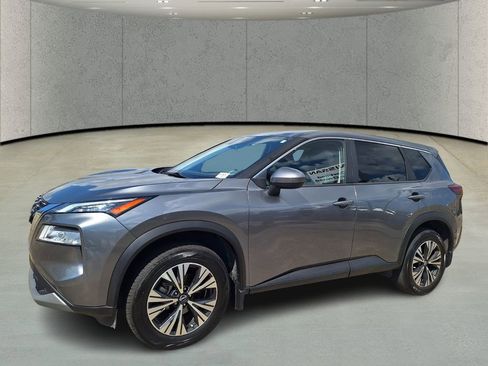 Used 2023 Nissan Rogue SV image 9