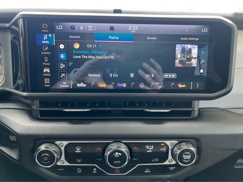 New 2025 Jeep Gladiator Sport image 16