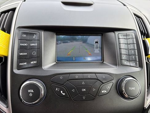 Used 2018 Ford Edge SEL AWD/4WD image 20