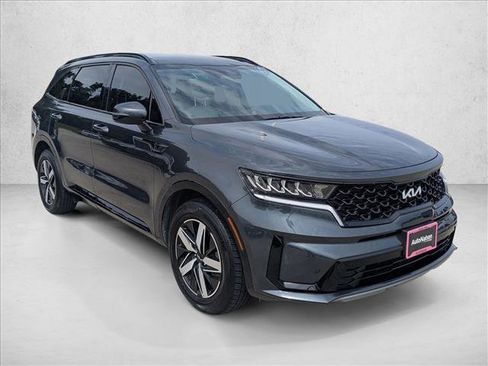 Used 2023 Kia Sorento S w/ Panoramic Sunroof Package FWD image 3
