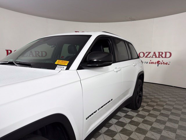 Used 2026 Jeep Grand Cherokee Limited w/ Limited Altitude Package AWD/4WD image 6