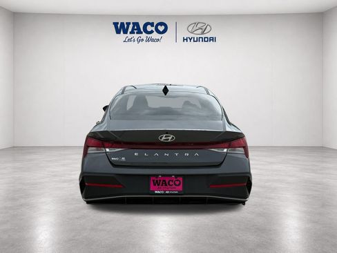 Used 2024 Hyundai Elantra SEL FWD image 7