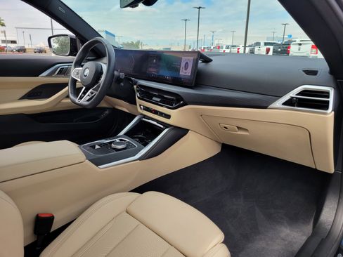 Used 2025 BMW 430i Coupe w/ M Sport Package image 9