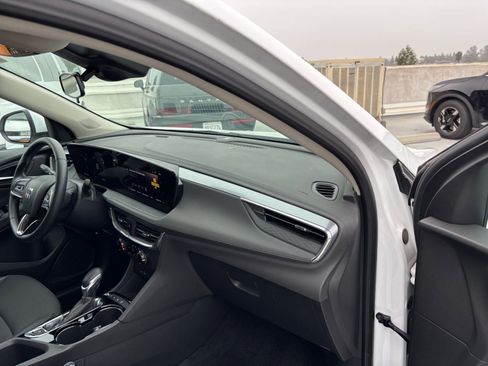 Used 2025 Buick Encore GX Preferred image 33