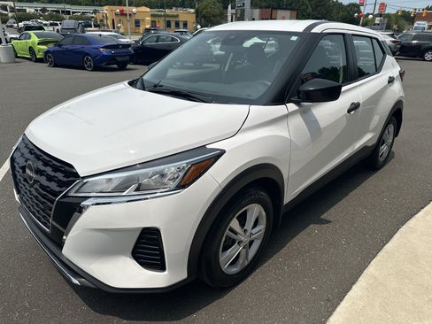 Used 2025 Nissan Kicks Play S FWD image 4
