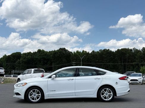 Used 2018 Ford Fusion SE w/ Equipment Group 602A FWD image 10