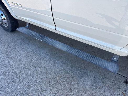 Used 2020 RAM 3500 Laramie image 10