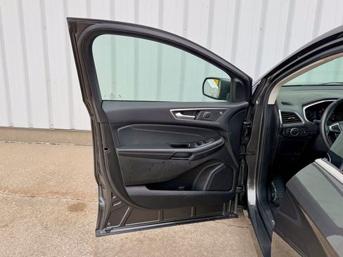 Used 2020 Ford Edge Titanium w/ Equipment Group 301A AWD/4WD image 14