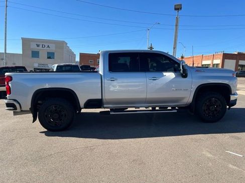 Used 2022 Chevrolet Silverado 2500 LTZ w/ LTZ Plus Package AWD/4WD image 5