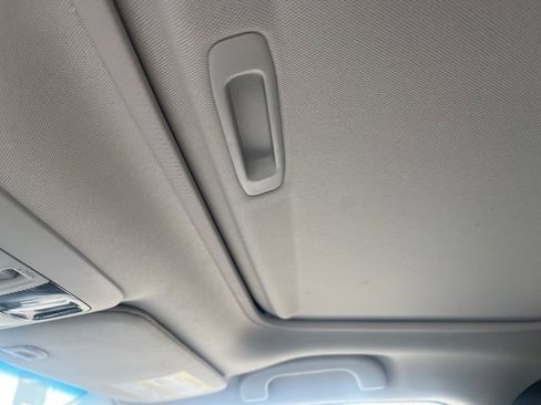 Used 2017 Subaru Outback 2.5i Limited image 3