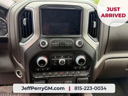 Used 2021 GMC Sierra 2500 Denali w/ Denali Ultimate Package AWD/4WD image 13