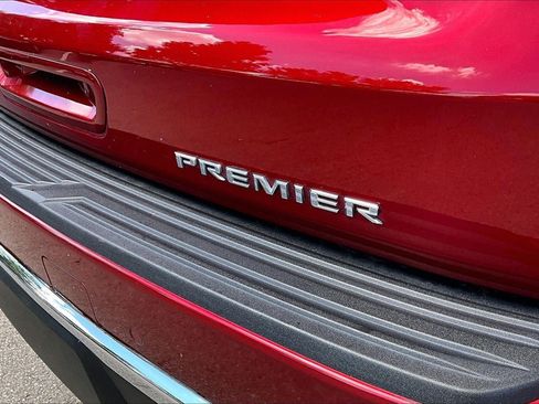 Used 2024 Chevrolet Tahoe Premier AWD/4WD image 8