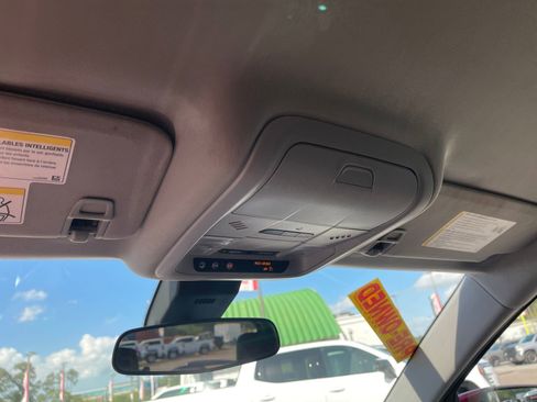 Used 2020 Chevrolet Equinox LT image 19