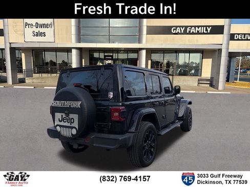 Used 2023 Jeep Wrangler Unlimited Sahara w/ Cold Weather Group image 9
