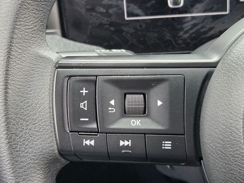 Used 2025 Nissan Kicks SV FWD image 32