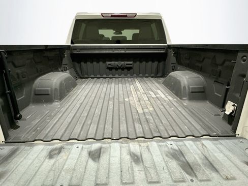 Used 2022 GMC Sierra 1500 SLT w/ SLT Premium Package AWD/4WD image 27