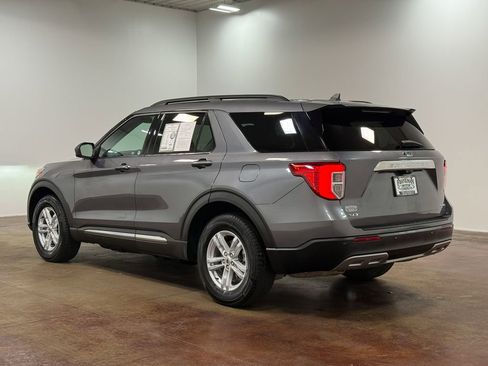 Used 2022 Ford Explorer XLT w/ Equipment Group 202A AWD/4WD image 5