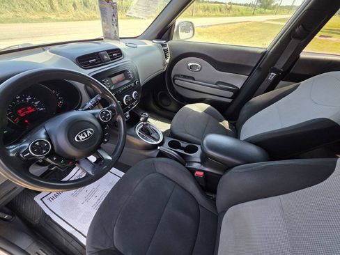 Used 2014 Kia Soul FWD image 3