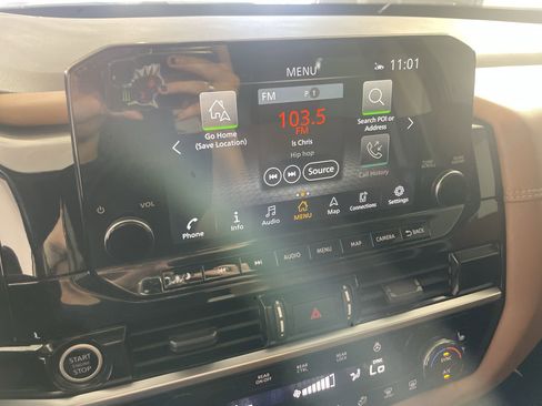 Certified 2024 Nissan Pathfinder Platinum w/ Cargo Package image 17